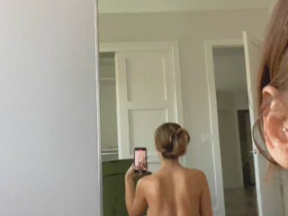 Ashley Tervort onlyfans Cute bitch masturbates with a vibrator