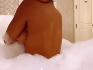 Alexis Skyy aka alexisskyyofficial onlyfans April-30-2022