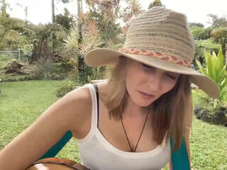 kaileeshy chaturbate Pretty woman with perfect figure shows her skills on a pole