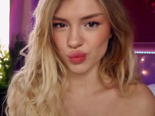 bunnylia chaturbate  fucks herself in pussy