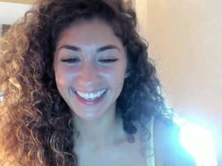 tinayoudream_16042022 Wonderful mother pulls the cap with her fingers