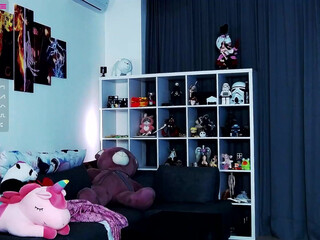 madnessalise chaturbate  curvy bitch moans sweetly