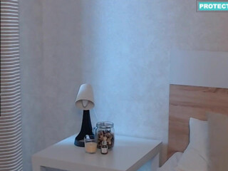 beatris_mils chaturbate Juicy lass caresses Sissy