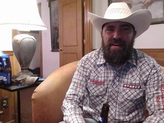 hardworkertn chaturbate Burning leggy babe pulls clit