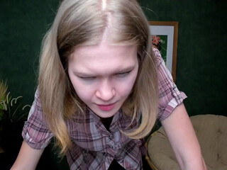 idk_what_im_doing_ chaturbate April-8-2022 performance