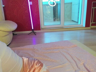 amazongirls chaturbate Lustful slut fucks her pussy with a phallus