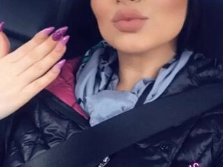 Romi Rain aka romi_rain onlyfans Beautiful lady gently masturbates pussy