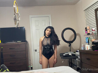 ahornypaki onlyfans Beautiful fingering pussy and showing boobs