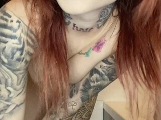 xlucy onlyfans Juicy babe caresses pussy