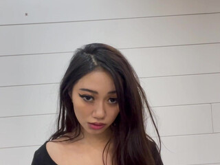 monahazey onlyfans  slender model pulls pussy