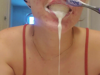 tootsiepoptoe onlyfans Young babe fucks sex toy