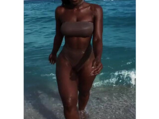 Bria Myles aka realbriamyles onlyfans Hot babe pulls her holes
