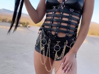 Alanna aka alannnna onlyfans Hot chicks masturbate their pussy with a vibrator