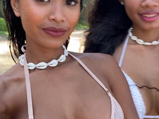 manirat_42 onlyfans Lustful mare fucks both holes