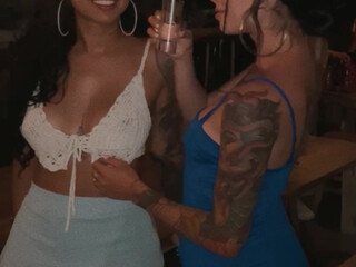 kattmodel onlyfans Alluring woman shows vulgar essence