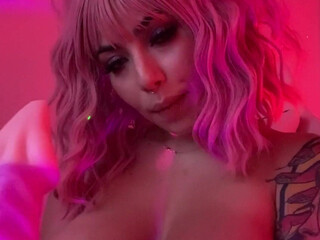 kattmodel onlyfans Hot babe gently jerks pussy
