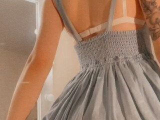 euphoriakush.h onlyfans Naughty bitch pulls shaggy pussy