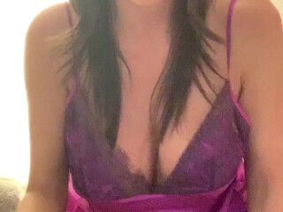 ariellaferrera onlyfans Pretty woman pervertedly poops