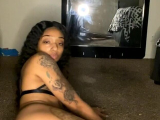 The Real Jayy Yella aka jayyyella onlyfans Gorgeous young lady shows off her legs