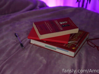 Amouranth onlyfans  writes pen on boobs and ass