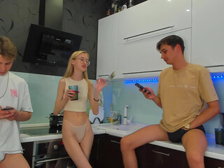 triple_crystal chaturbate Busty Shmara Masturbates Cunt