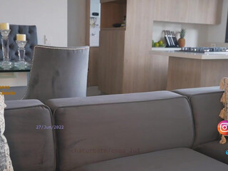 emma_lu1 chaturbate Cheeky bitch exposes beautiful tits