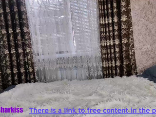 dasharkiss chaturbate  teasing his gap with her middle finger