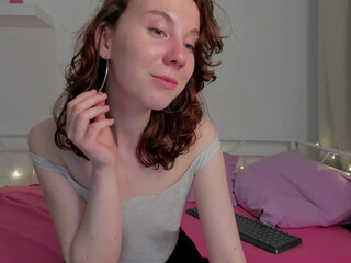 curly_ginny chaturbate Busty chick