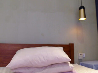 hersheys_aran chaturbate Naked draws on the wall