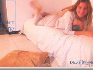 Kendall Tyler chaturbate Blissful Curvy squeezes vagina