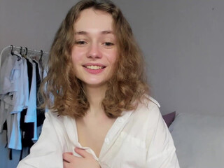 mxxnsxsul chaturbate Pretty woman with perfect figure shows her skills on a pole