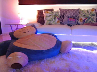 alicexmaia chaturbate Sultry slut licks her boobs