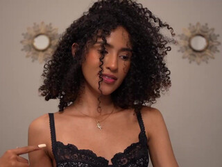 amniemodel chaturbate Sexy chick sucks dildo