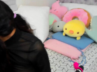 hanna_costello chaturbate Tiny in a mask caresses the vagina