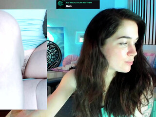 evelynclaire chaturbate erotically dancing