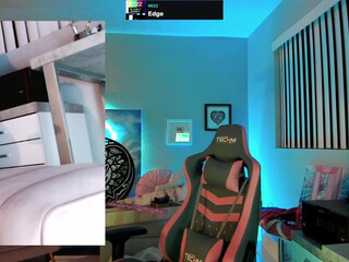 evelynclaire chaturbate Big boobed babe fucks her cap