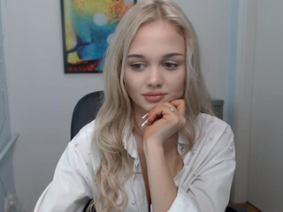 leila_il chaturbate Exquisite blond shows natural breasts