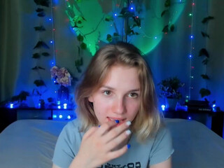 helenchristensen chaturbate Adorable Shmara pulls clit