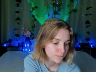 helenchristensen chaturbate  shows her pussy on the chair