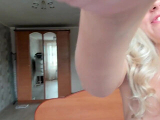 vikky_sparks chaturbate Dirty bitch is engaged in oral sex