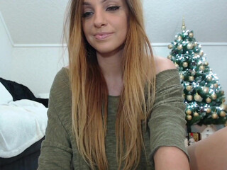 rebbecasnowshoe chaturbate Shy doll fucks pussy with dildos