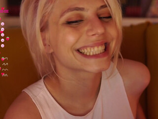 idontlikeguccibelts chaturbate Cute Shmara pulls pussy