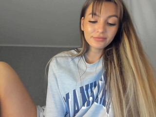 xxx_leila chaturbate The insistent small caresses small tits