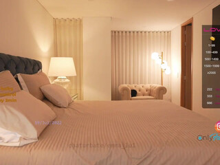 emma_lu1 chaturbate Beautiful babe shows boobs