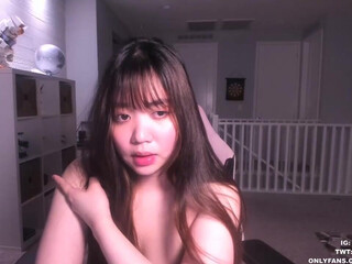 clara_chan chaturbate Cool chick plays prankster