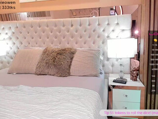 abie_owen chaturbate Naked her booty seduces visitors