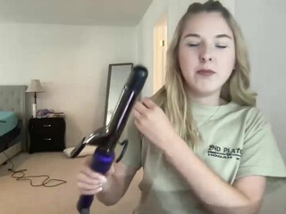 tpink95 chaturbate  cums form masturbation in fornt of the camera