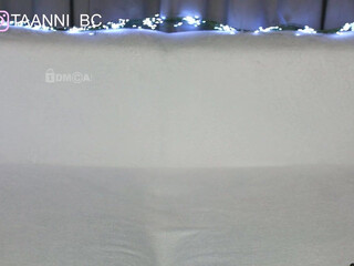 taanni_bc chaturbate Lustful babe caresses pussy with her hand