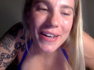 suckonmytits69 chaturbate Black haired prostitute posing in clothes