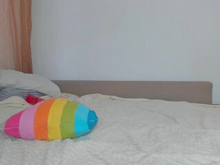 jesse_juicy chaturbate Blonde babe bares her tits